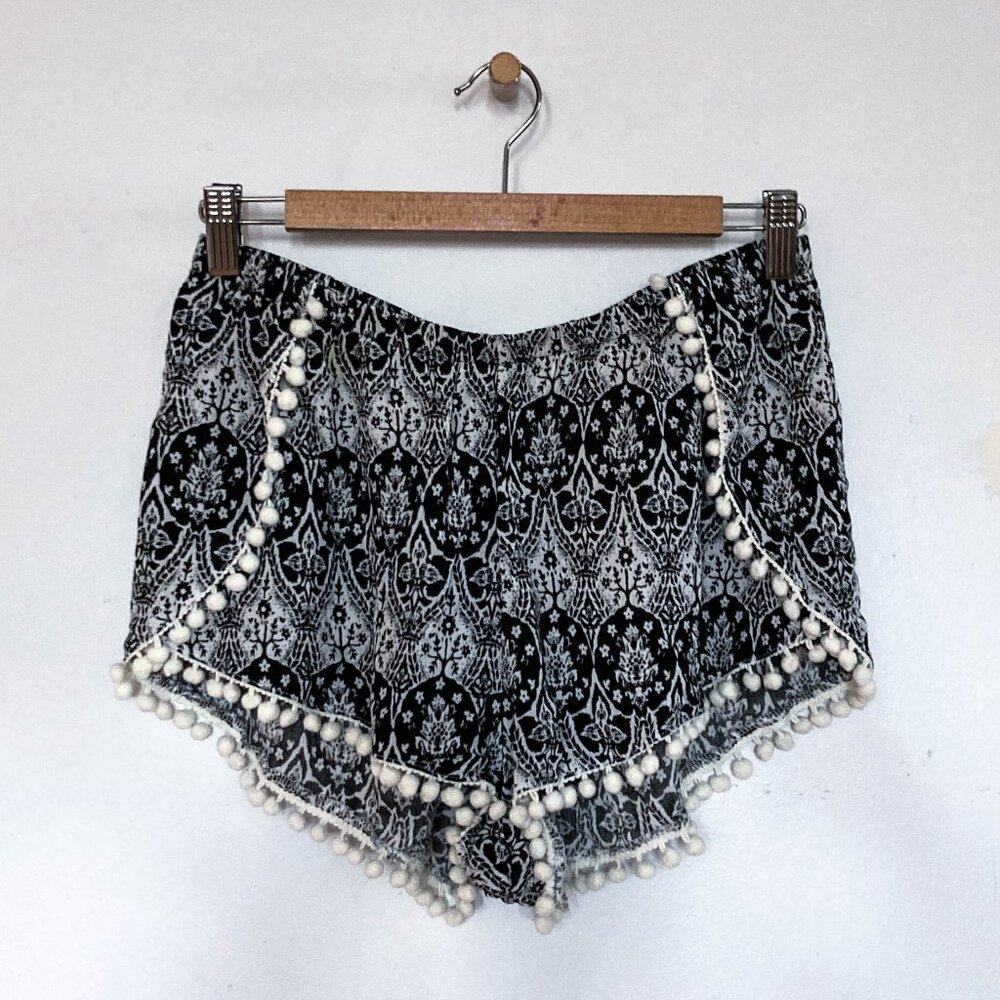 Boho Mini tassel Shorts black and white pattern